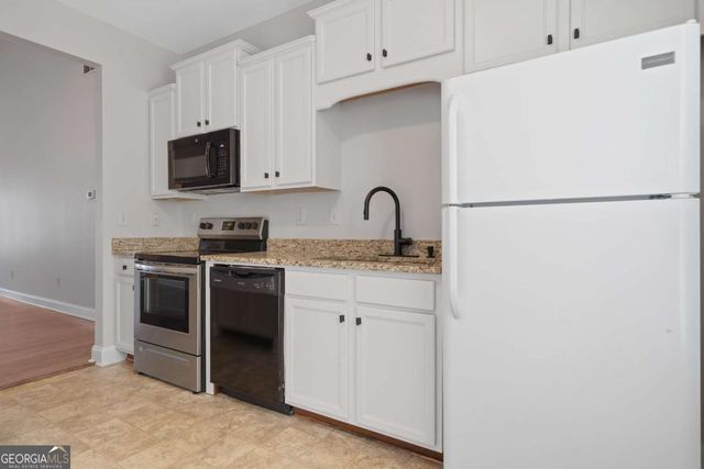 157 Oakwood Drive NW, Milledgeville, GA 31061