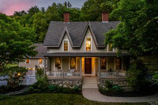 295 Wadleigh Falls Road, Lee, NH 03861