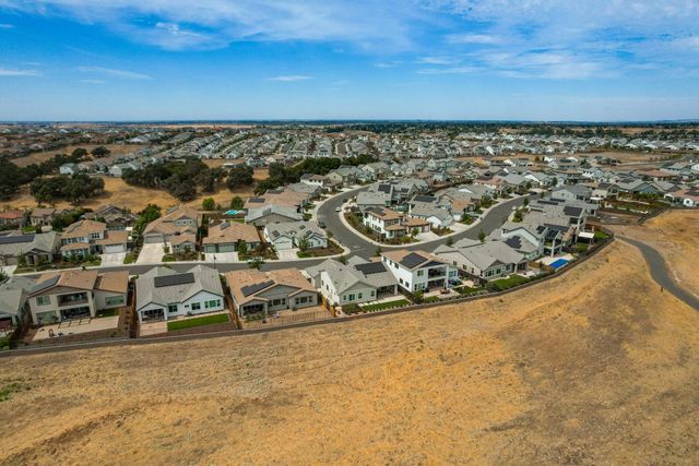 1233 Buck Ridge Ct, Rocklin, CA 95765
