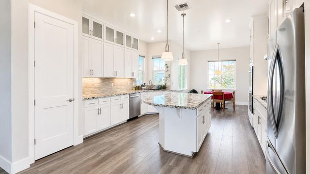 1233 Buck Ridge Ct, Rocklin, CA 95765