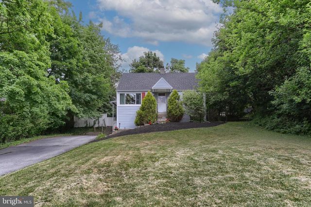 5212 EARL DR, Harrisburg, PA 17112