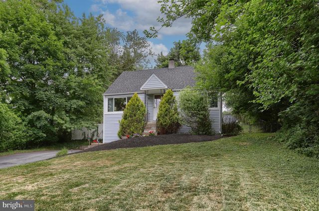 5212 EARL DR, Harrisburg, PA 17112