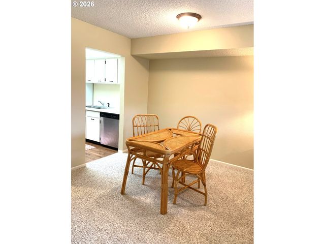 1661 Nw LAKEWAY Ln, Beaverton, OR 97006