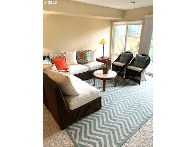 1661 Nw LAKEWAY Ln, Beaverton, OR 97006