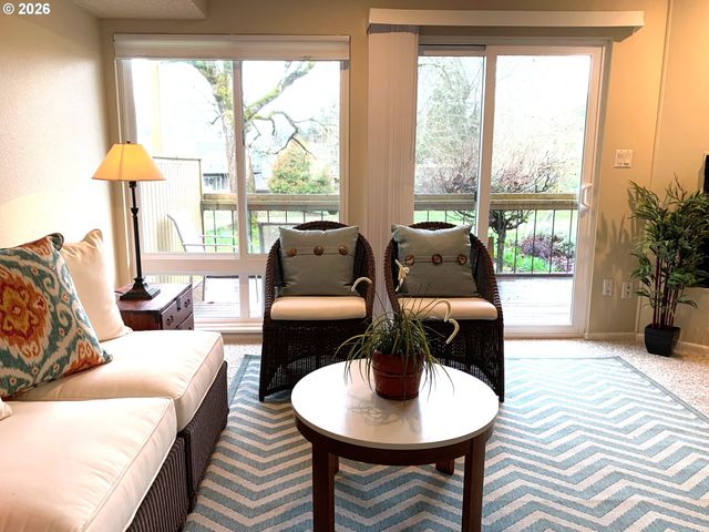 1661 Nw LAKEWAY Ln, Beaverton, OR 97006