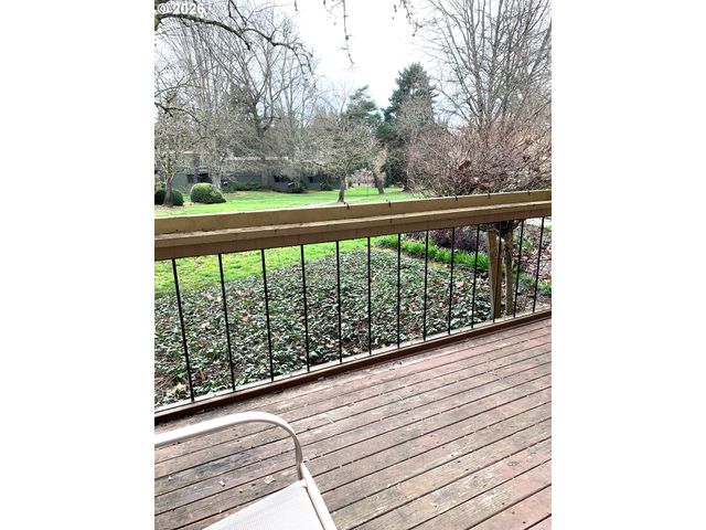 1661 Nw LAKEWAY Ln, Beaverton, OR 97006