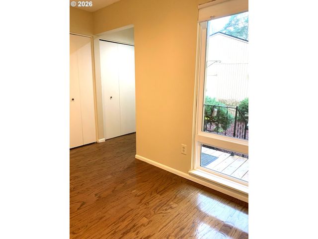 1661 Nw LAKEWAY Ln, Beaverton, OR 97006