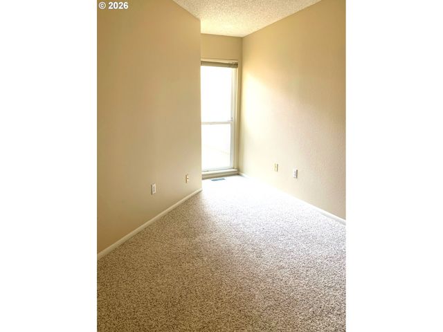 1661 Nw LAKEWAY Ln, Beaverton, OR 97006