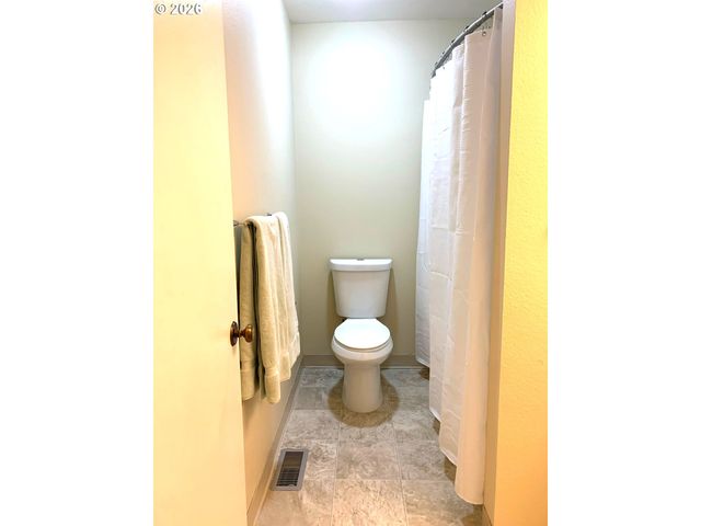 1661 Nw LAKEWAY Ln, Beaverton, OR 97006