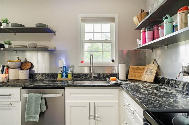 6338 Oak Grove Road, Kansas City, KS 66106