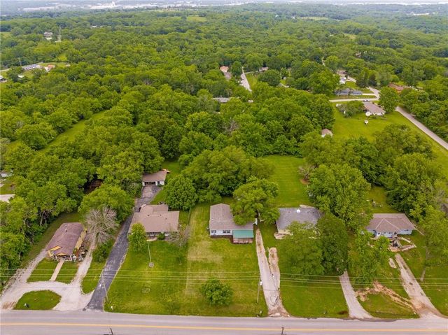 6338 Oak Grove Road, Kansas City, KS 66106