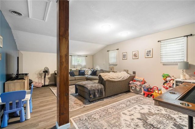 6338 Oak Grove Road, Kansas City, KS 66106
