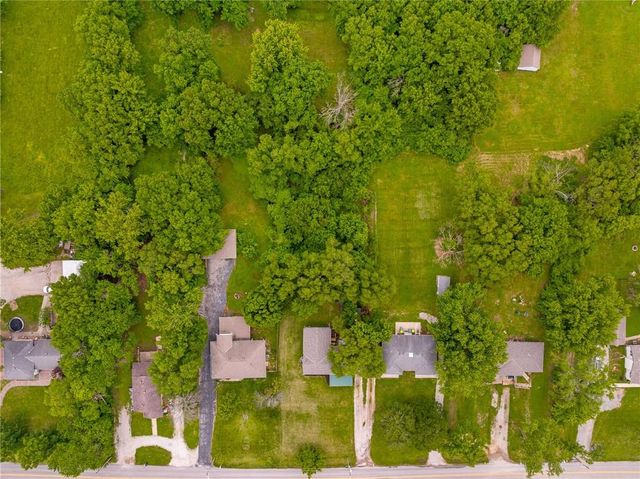 6338 Oak Grove Road, Kansas City, KS 66106