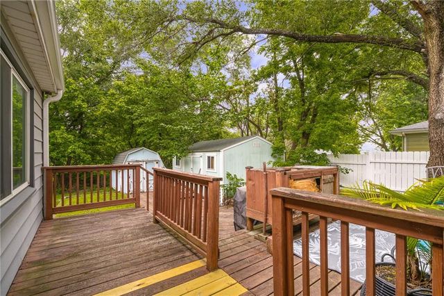 6338 Oak Grove Road, Kansas City, KS 66106
