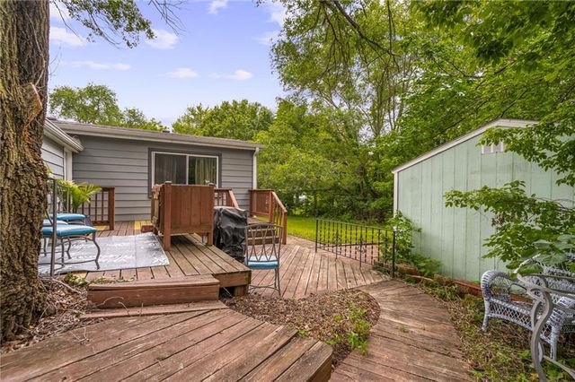 6338 Oak Grove Road, Kansas City, KS 66106