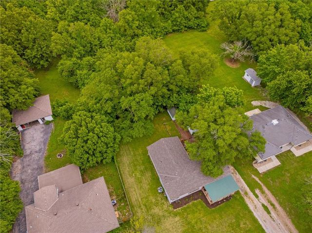 6338 Oak Grove Road, Kansas City, KS 66106