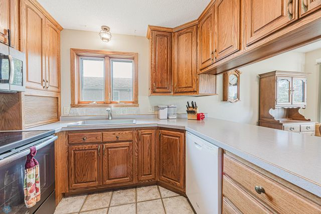 1216 17th Street N, Moorhead, MN 56560