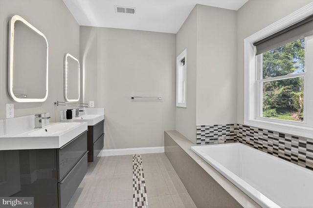 4 ORLEANS TER, Kensington, MD 20895
