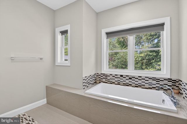 4 ORLEANS TER, Kensington, MD 20895