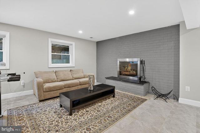 4 ORLEANS TER, Kensington, MD 20895
