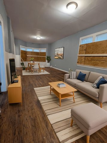 8601 S Kingston Avenue, Chicago, IL 60617