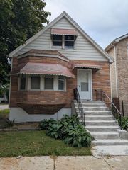 8601 S Kingston Avenue, Chicago, IL 60617