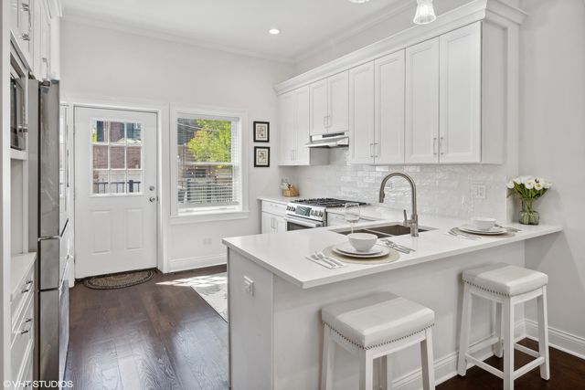 2347 W Altgeld Street, Chicago, IL 60647