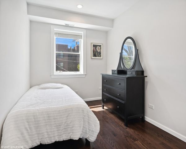2347 W Altgeld Street, Chicago, IL 60647