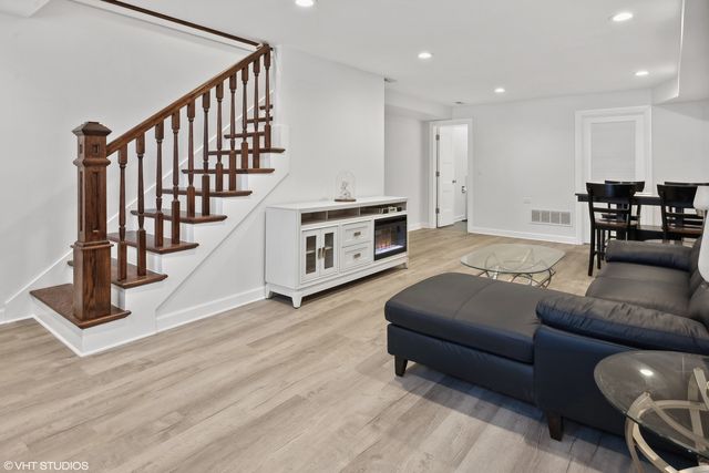 2347 W Altgeld Street, Chicago, IL 60647