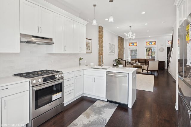 2347 W Altgeld Street, Chicago, IL 60647