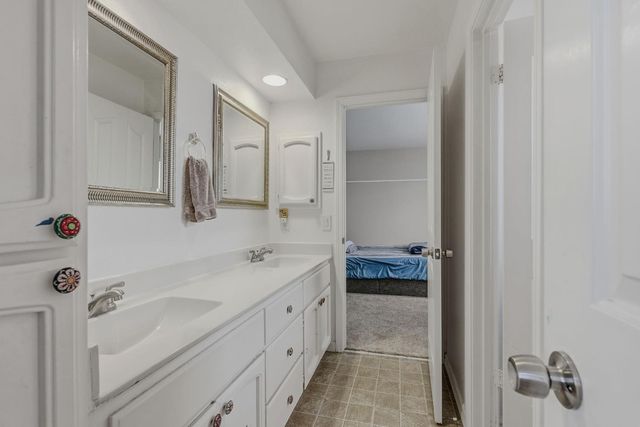 9281 Abert Ct, Elk Grove, CA 95758