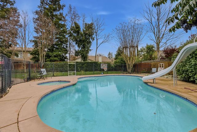 9281 Abert Ct, Elk Grove, CA 95758