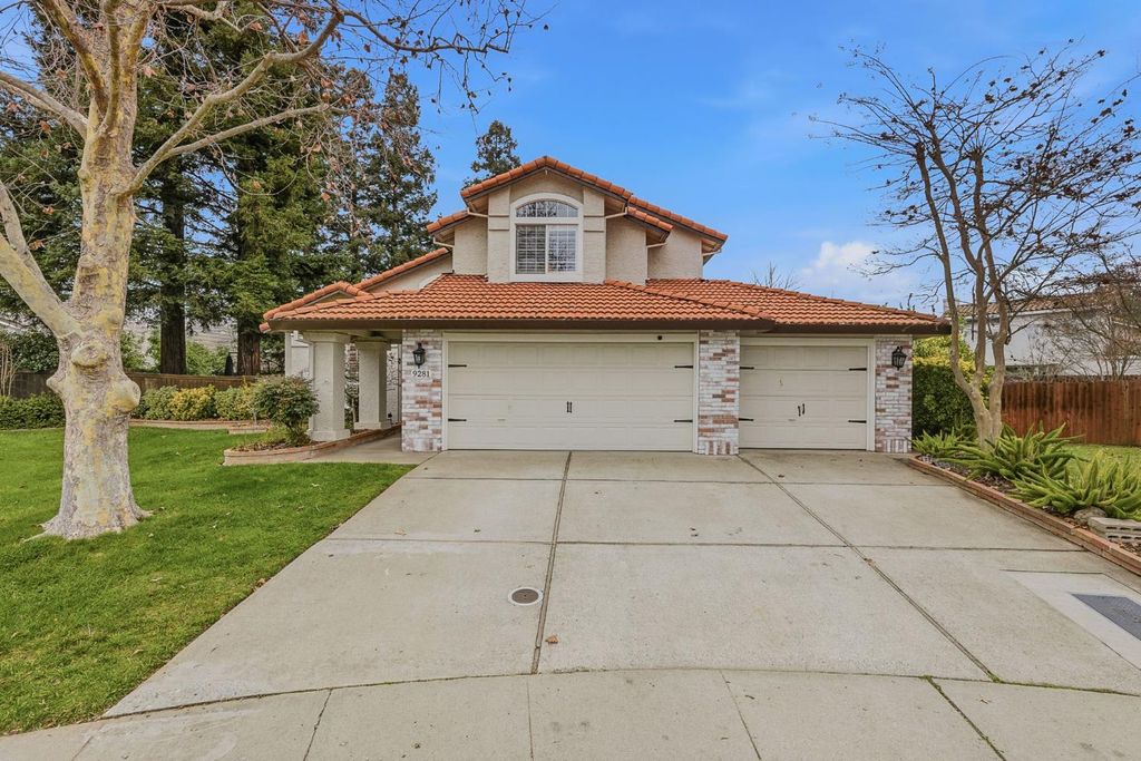 9281 Abert Ct, Elk Grove, CA 95758