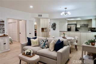 4561 Warner 101, Huntington Beach, CA 92649