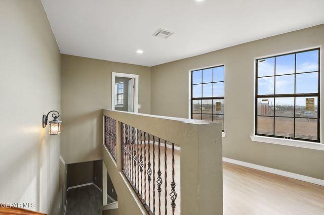 320 MIRASOL Drive, El Paso, TX 79907