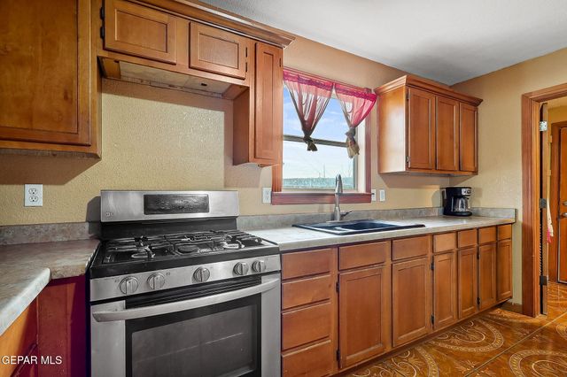 320 MIRASOL Drive, El Paso, TX 79907