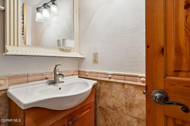 320 MIRASOL Drive, El Paso, TX 79907