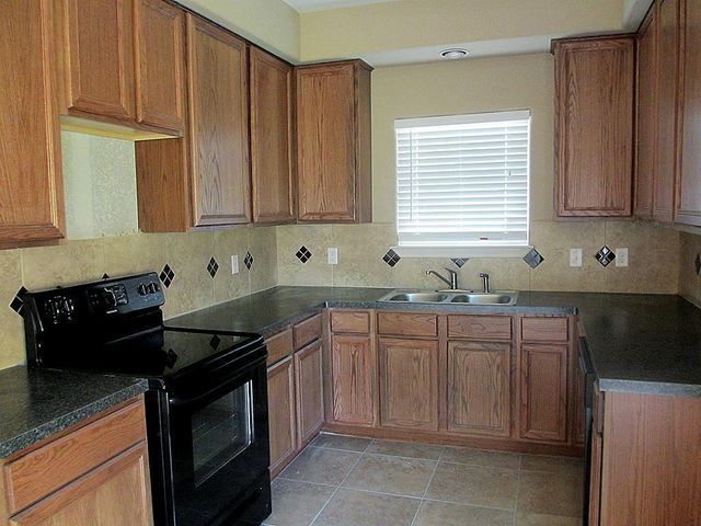 159 South Bend Circle B, Willis, TX 77378