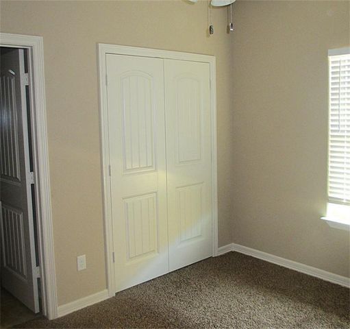 159 South Bend Circle B, Willis, TX 77378