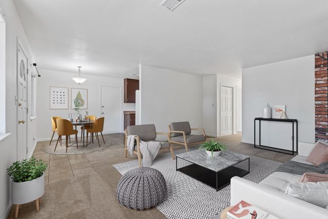 1601 W J St, Oakdale, CA 95361