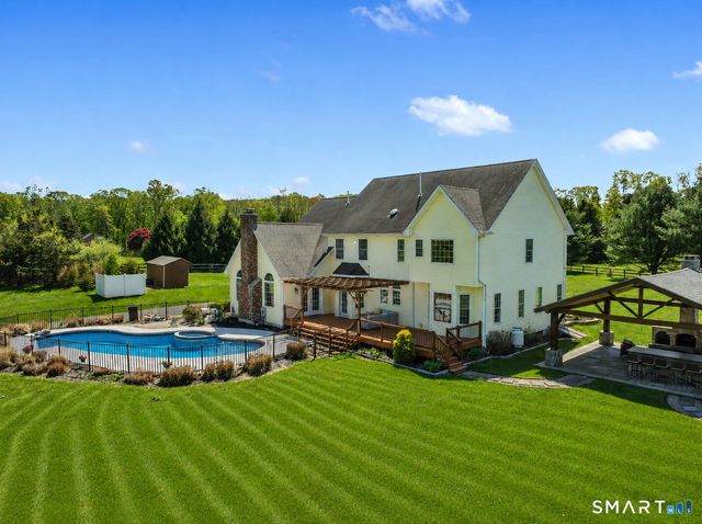 94 Cooks Lane, Guilford, CT 06437