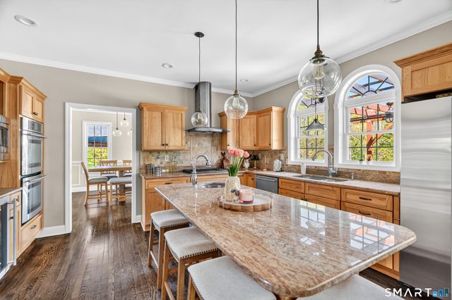 94 Cooks Lane, Guilford, CT 06437
