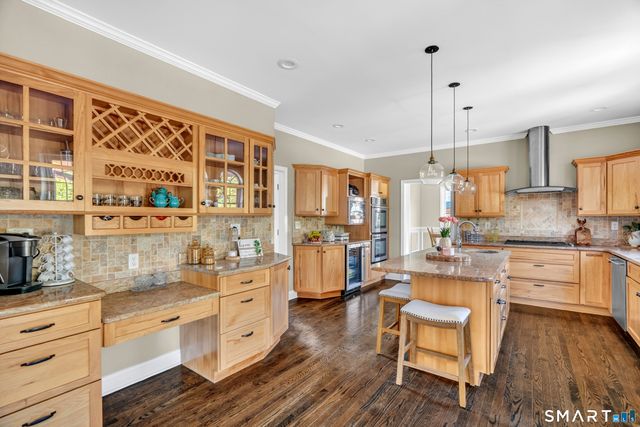 94 Cooks Lane, Guilford, CT 06437