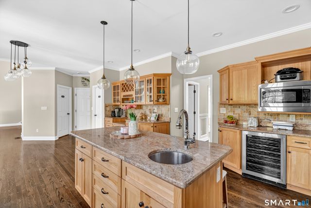 94 Cooks Lane, Guilford, CT 06437