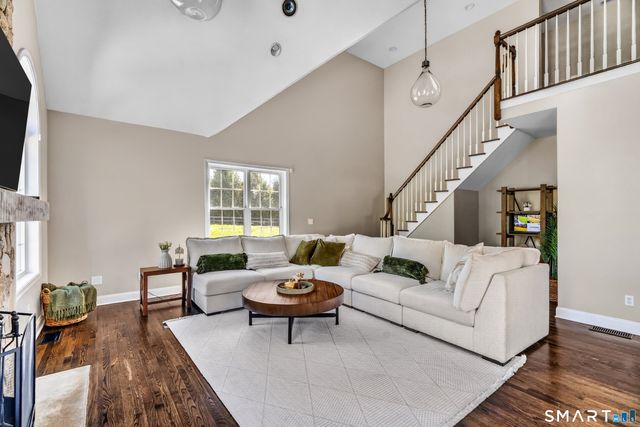 94 Cooks Lane, Guilford, CT 06437