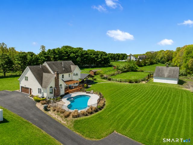 94 Cooks Lane, Guilford, CT 06437