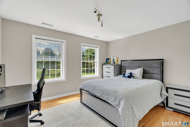94 Cooks Lane, Guilford, CT 06437