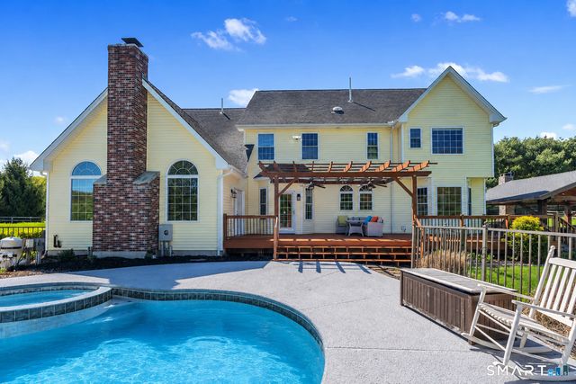 94 Cooks Lane, Guilford, CT 06437