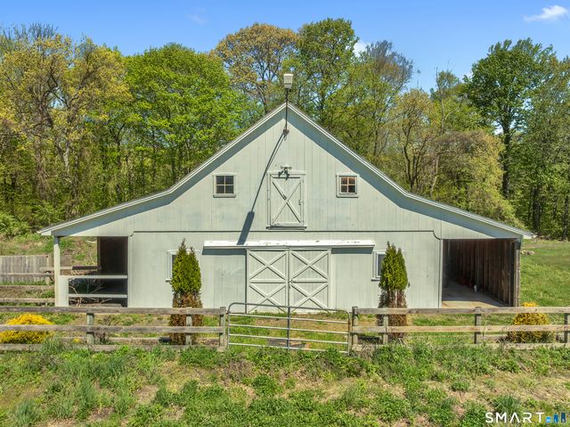 94 Cooks Lane, Guilford, CT 06437