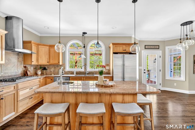 94 Cooks Lane, Guilford, CT 06437